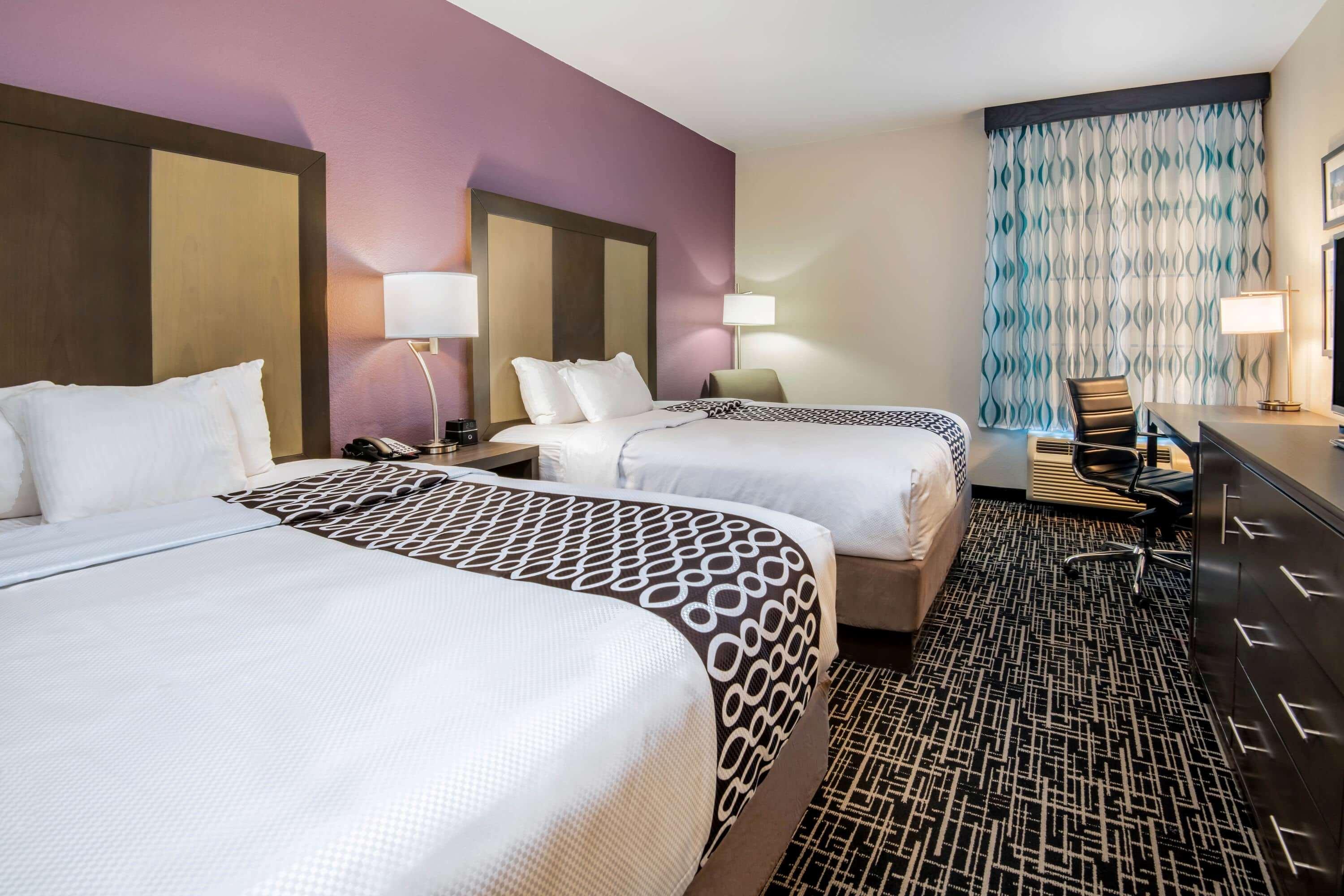 La Quinta By Wyndham Pampa Hotel Exterior photo